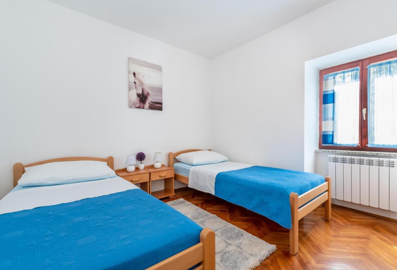 Apartmani Antonija Vozilici Exteriör bild
