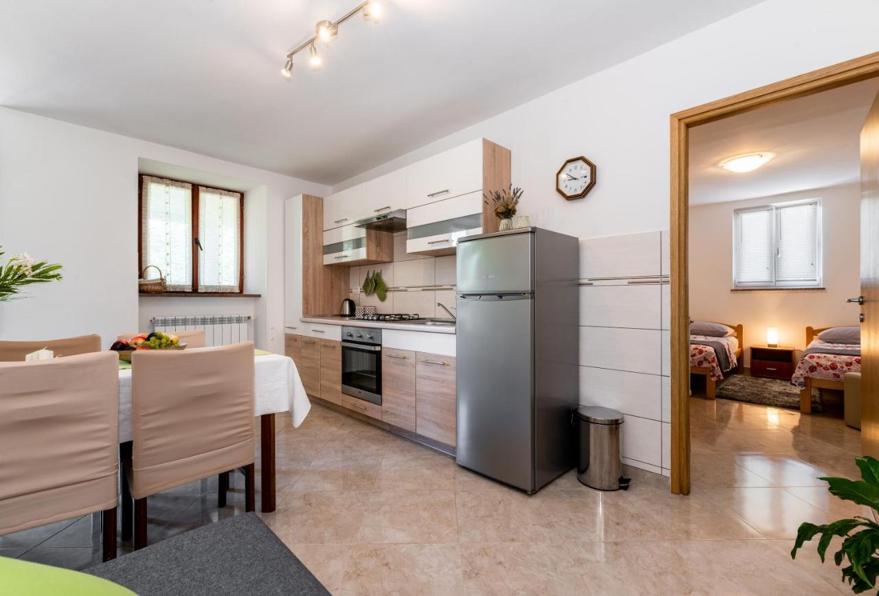 Apartmani Antonija Vozilici Exteriör bild