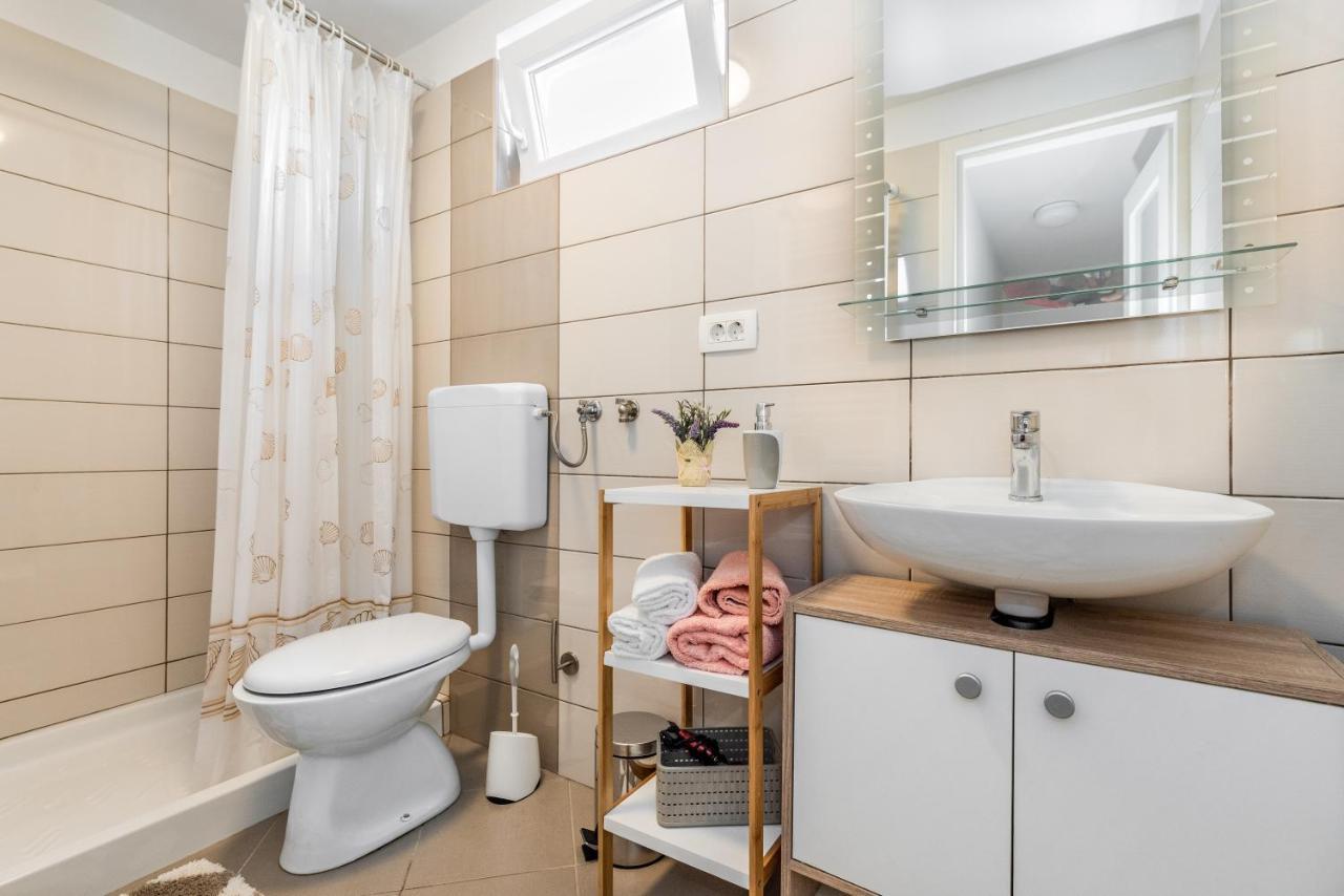 Apartmani Antonija Vozilici Exteriör bild